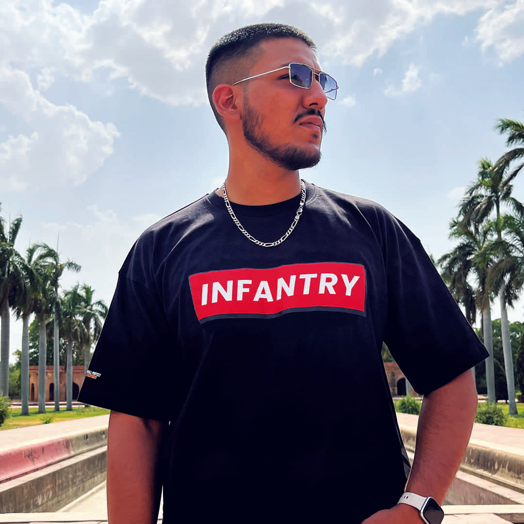 Queen Of Battle - Infantry Oversized T-shirt